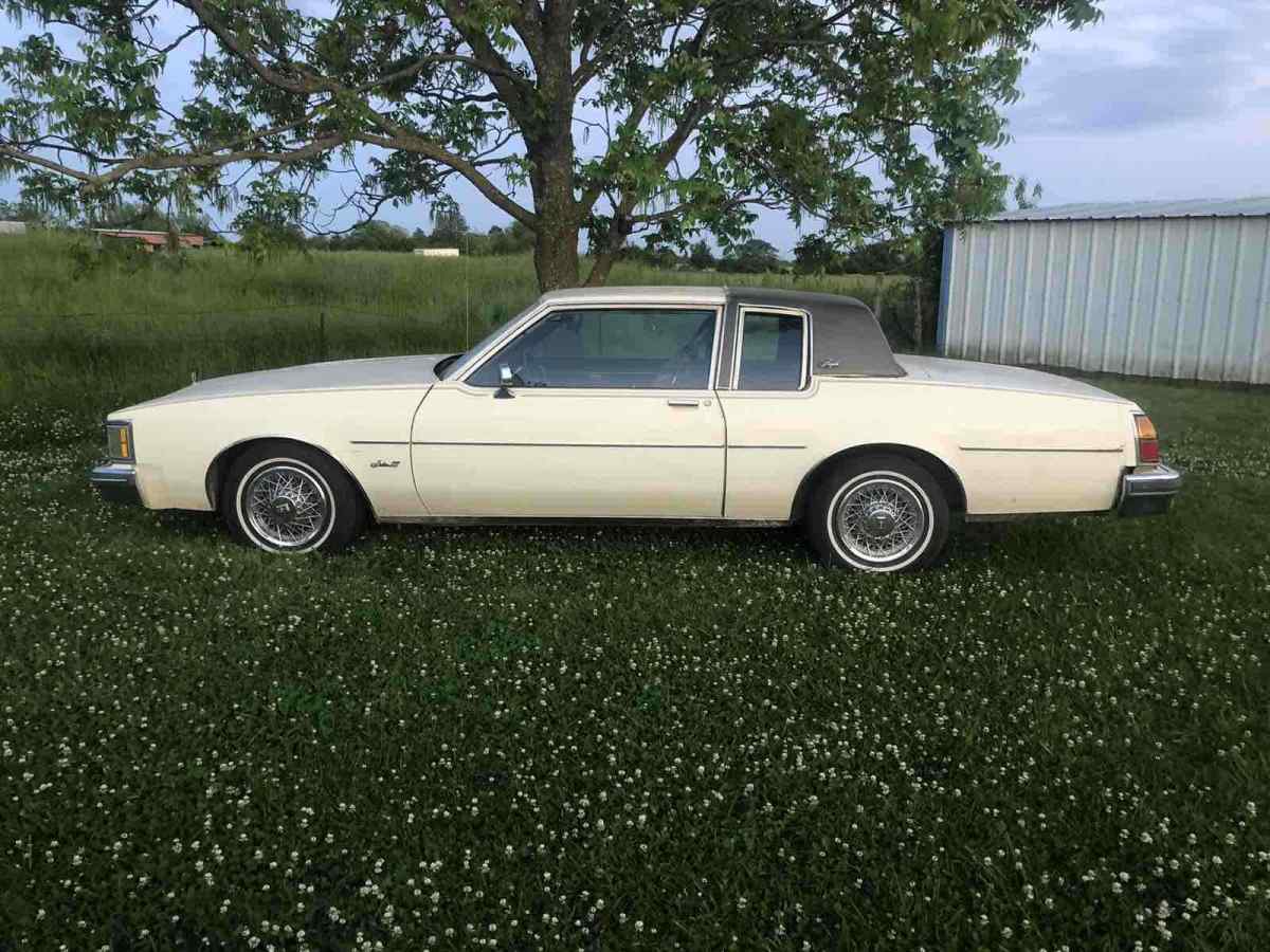 1984 Oldsmobile Delta 88 ROYALE