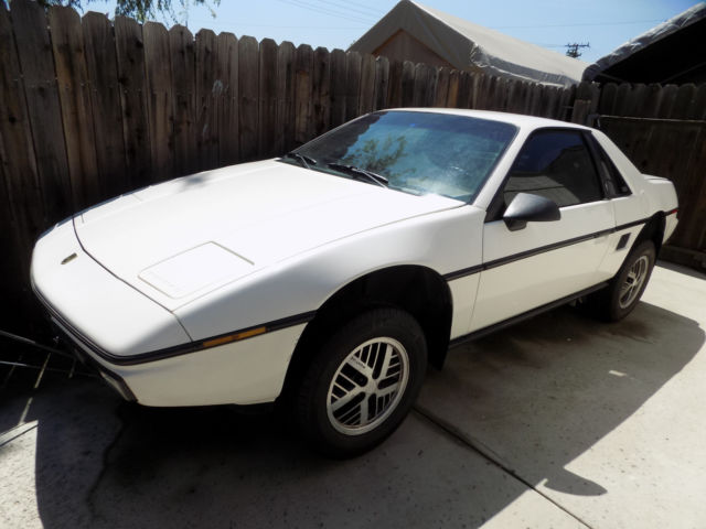 1984 Pontiac Fiero SE