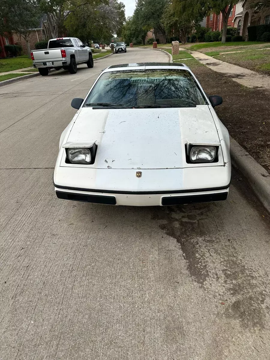 1984 Pontiac Fiero SE