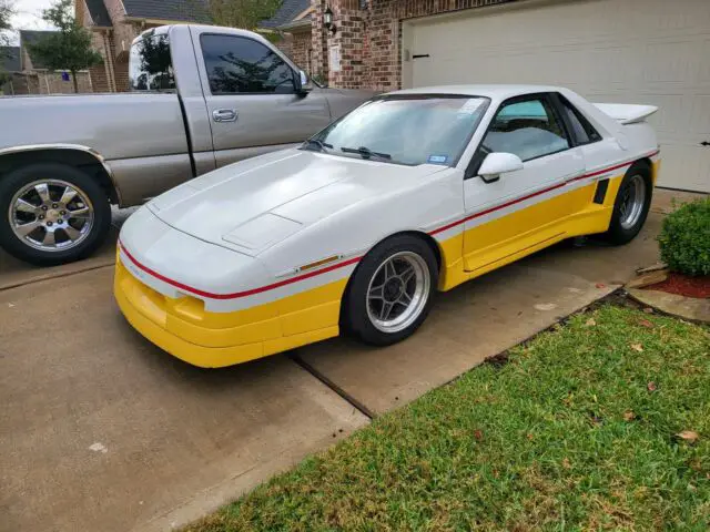 1984 Pontiac Fiero SE