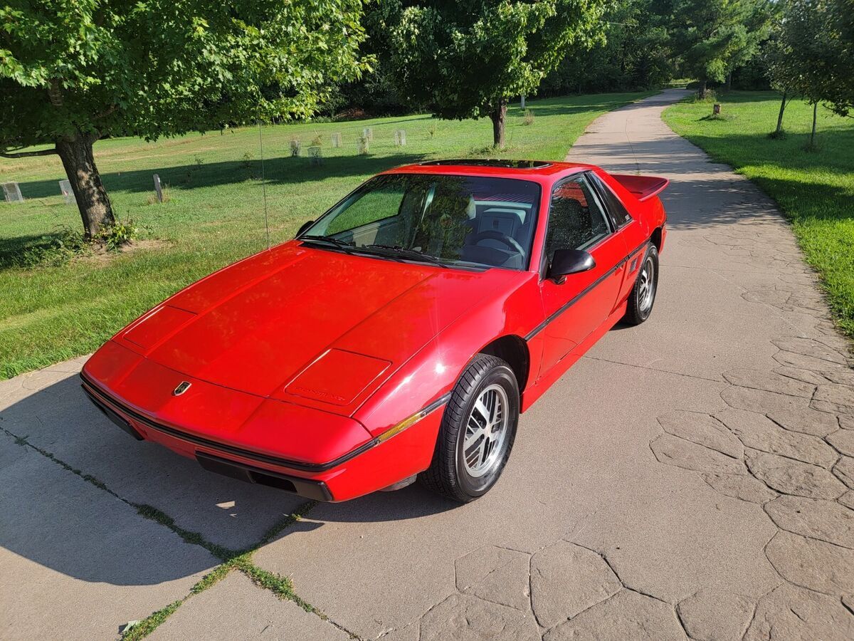 1984 Pontiac Fiero SE