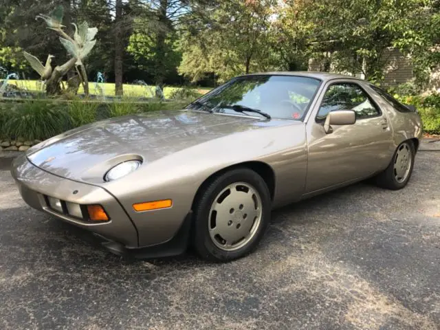 1984 Porsche 928