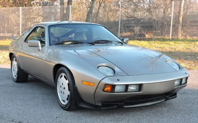 1984 Porsche 928 S 5-Speed