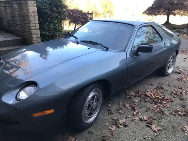 1984 Porsche 928 Tan