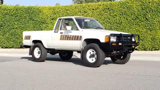 1984 Toyota Extra cab Pickup 4x4 Free shipping with BUY IT NOW!