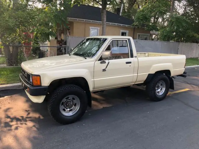 1984 Toyota Pickup deluxe