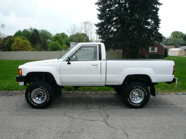 1984 Toyota 4X4 PICKUP STANDARD CAB