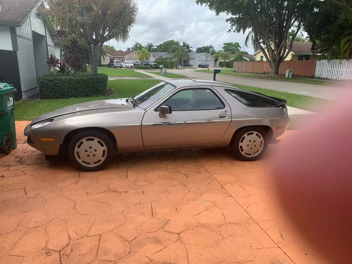 1984 Porsche 928 S