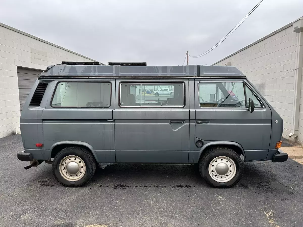 1984 Volkswagen Vanagon BUS