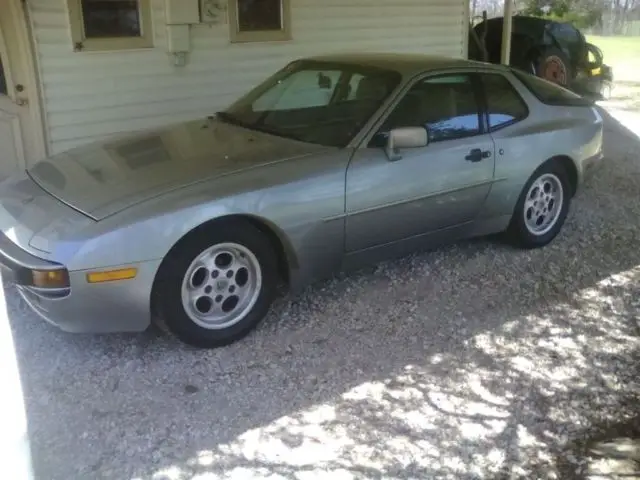 1985 Porsche 944