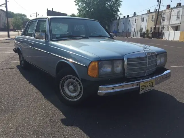 1985 Mercedes-Benz 300-Series