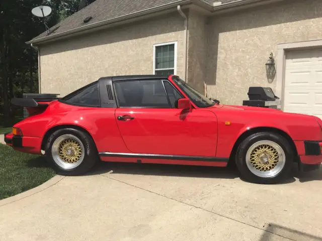 1985 Porsche 911 CARERRA TARGA