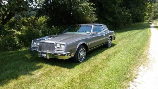 1985 Buick Riviera grey cloth