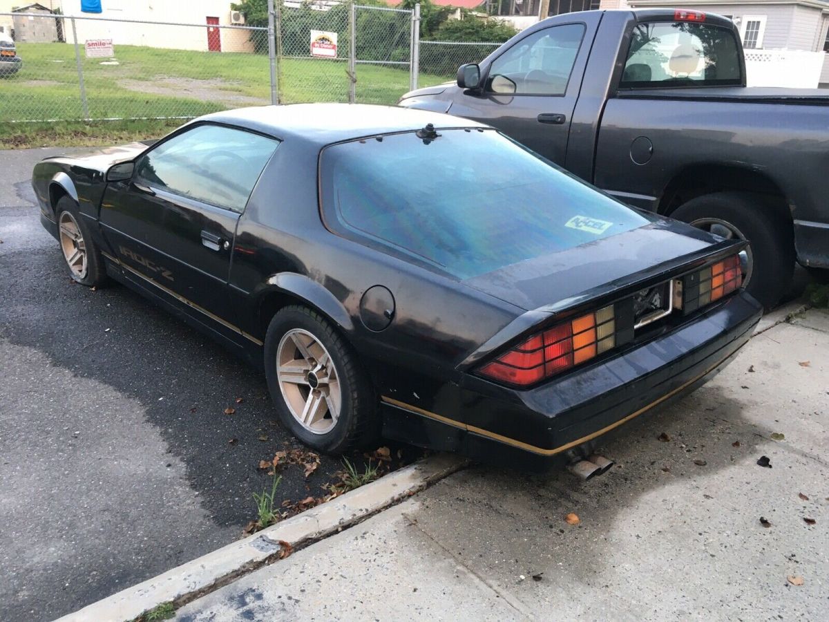 1985 Chevrolet Camaro gold