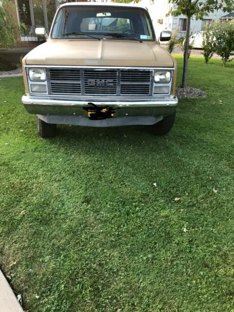 1985 GMC Suburban High Sierra/Silverado