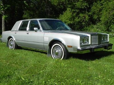 1985 Chrysler New Yorker CHRYSLER 5TH AVENUE NEW YORKER