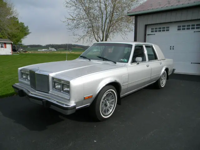 19850000 Chrysler New Yorker