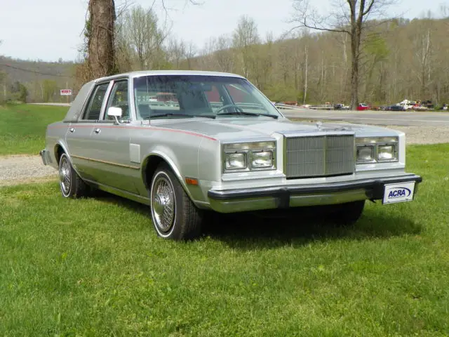 1985 Chrysler New Yorker Fifth Avenue