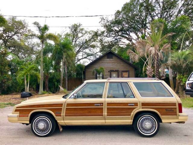 1985 Chrysler Town & Country Town and Country 4dr Wagon
