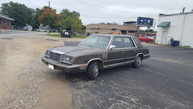 1985 Chrysler New Yorker Sedan