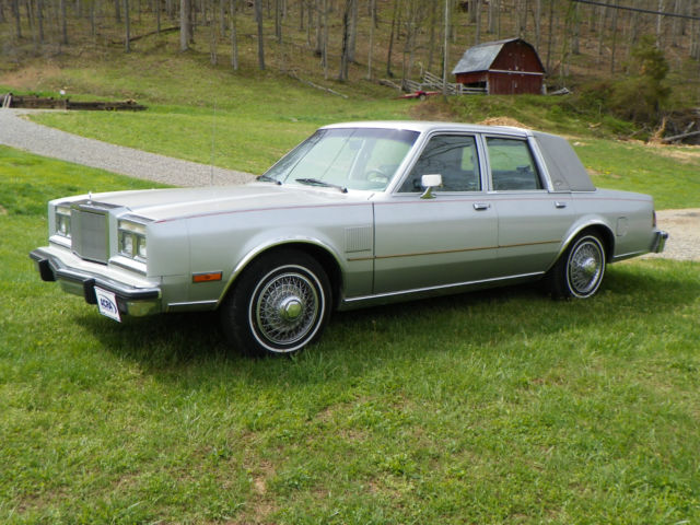 1985 Chrysler New Yorker Fifth Avenue 5th Avenue
