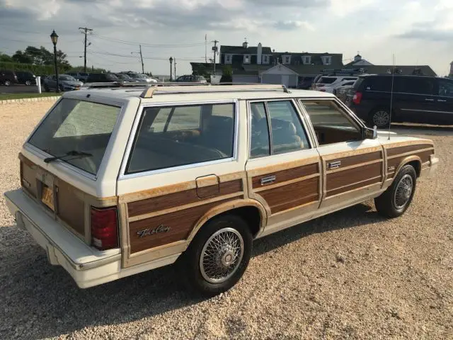 1985 Chrysler Town & Country LeBaron