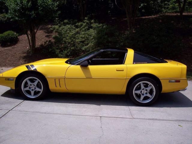 1985 Chevrolet Corvette Yellow