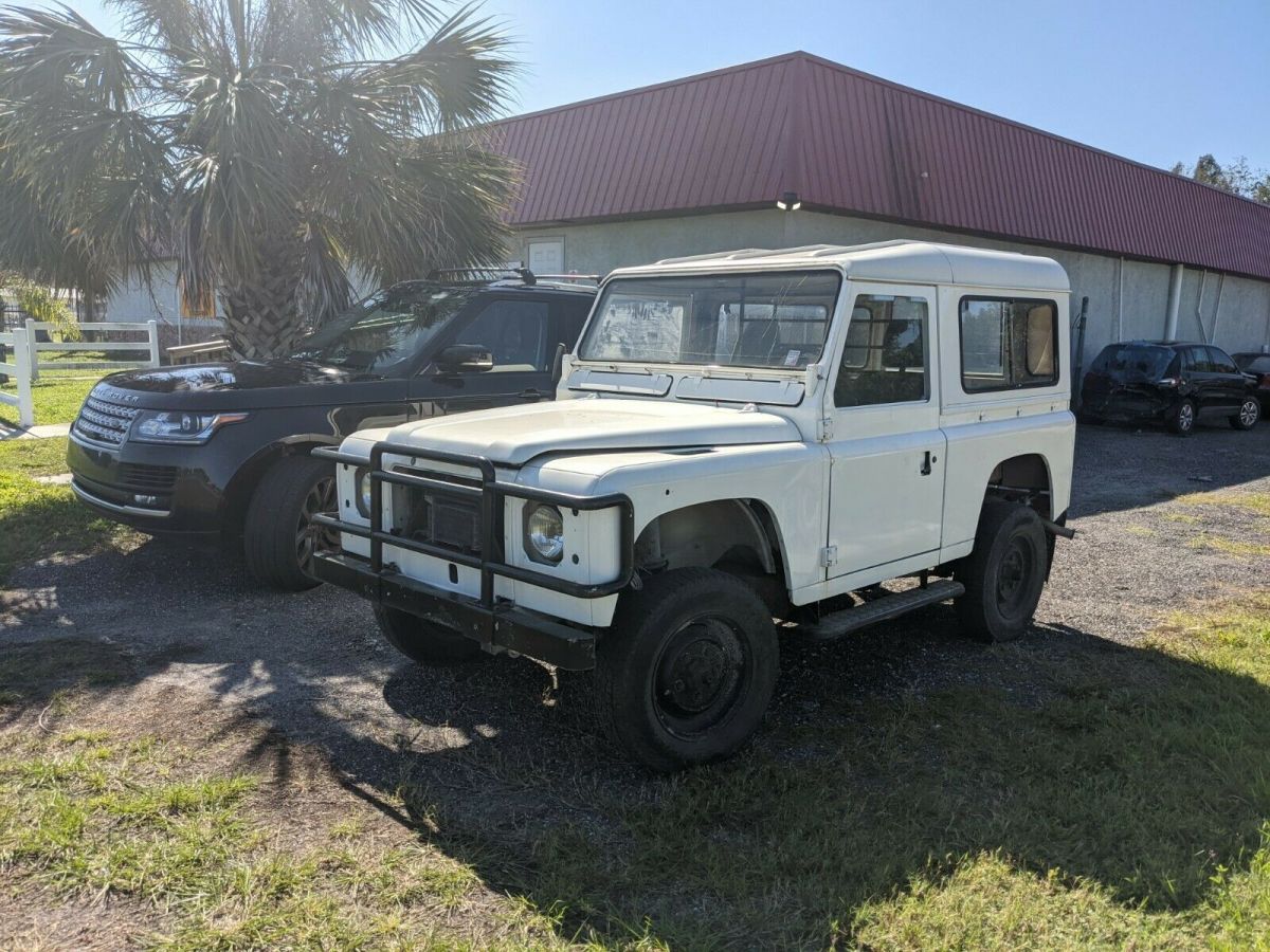 1985 Land Rover Defender