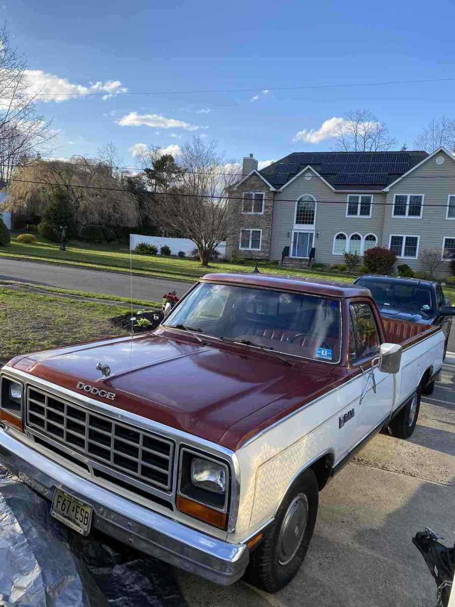 1985 Dodge D150 D100