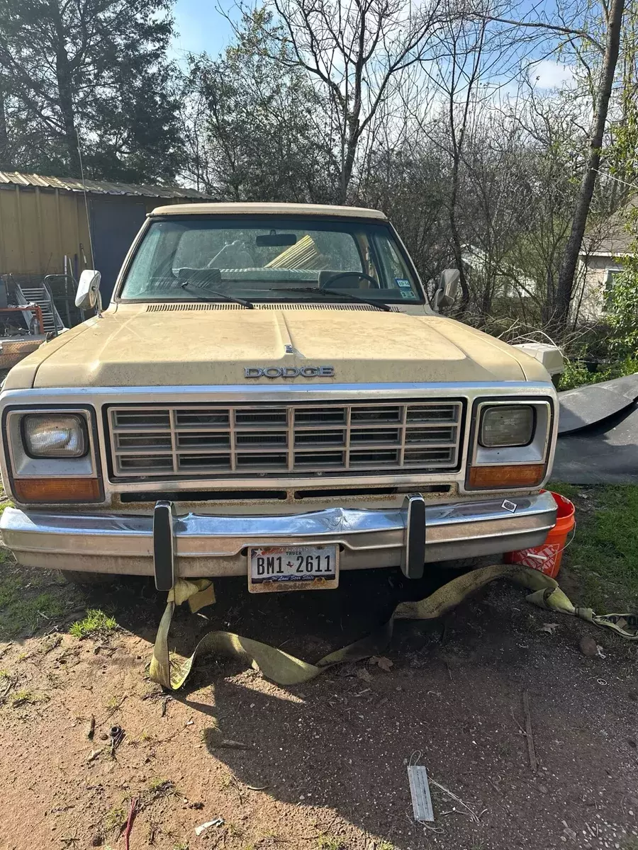 1985 Dodge Ram 1500 D100