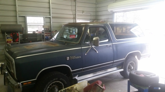 1985 Dodge Ramcharger se