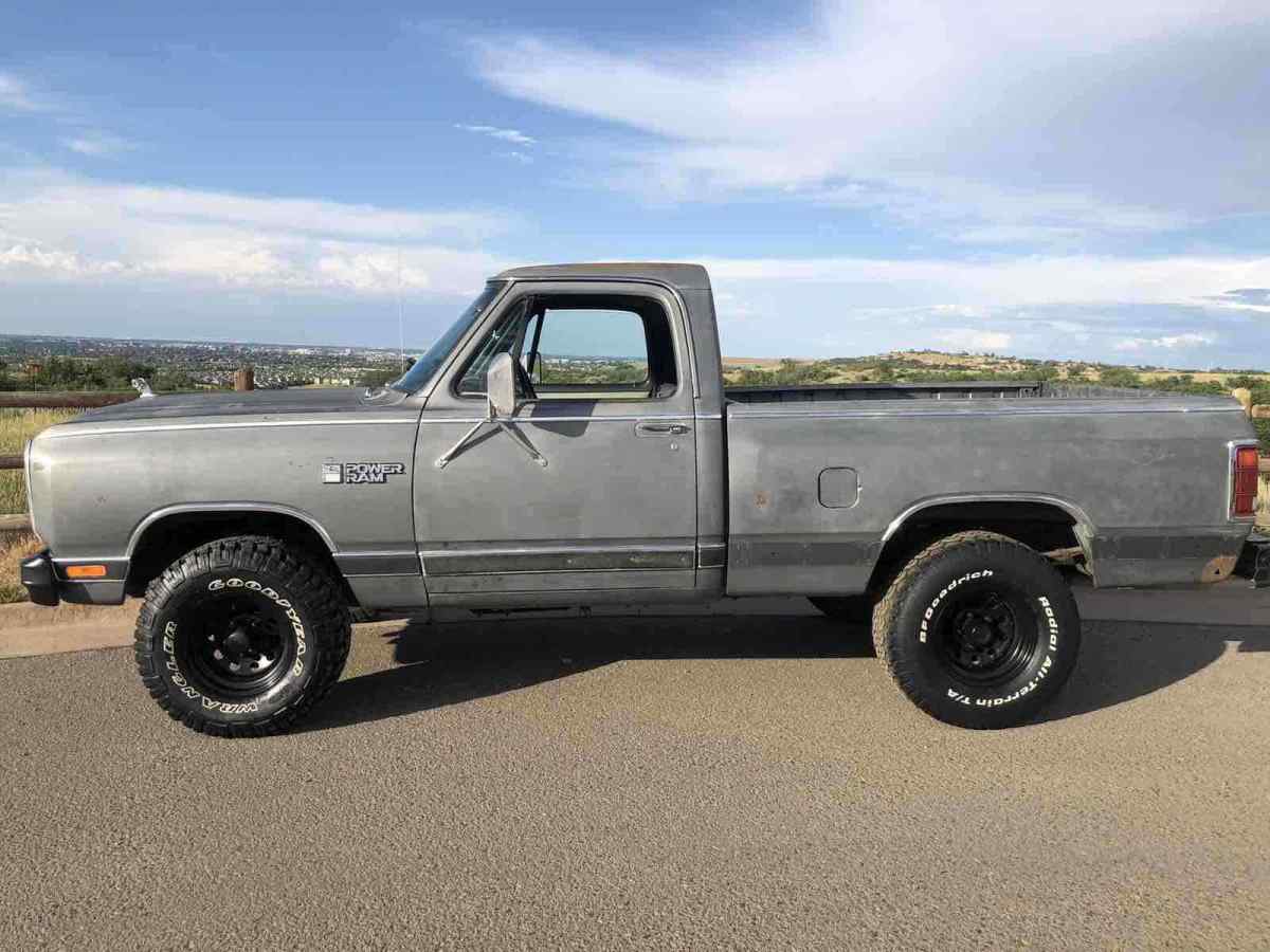 1985 Dodge W150 W100