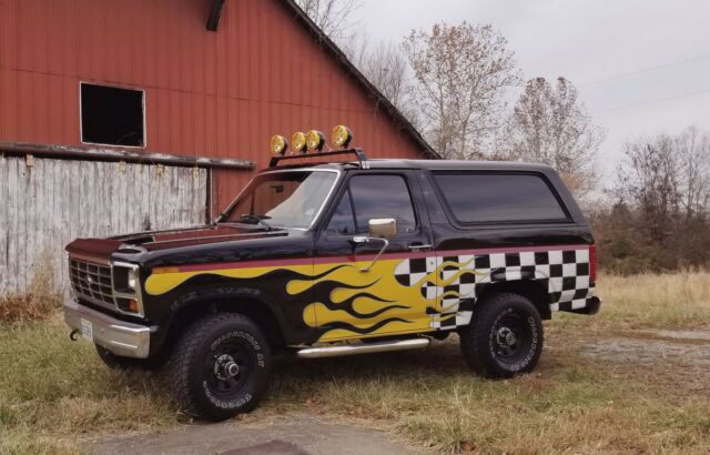 1985 Ford Bronco Custom Show Truck