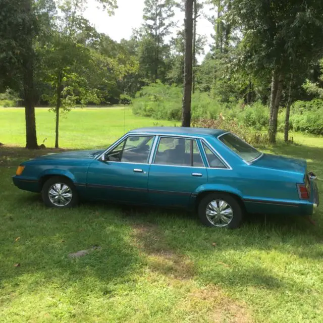 1985 Ford LTD 4 Door