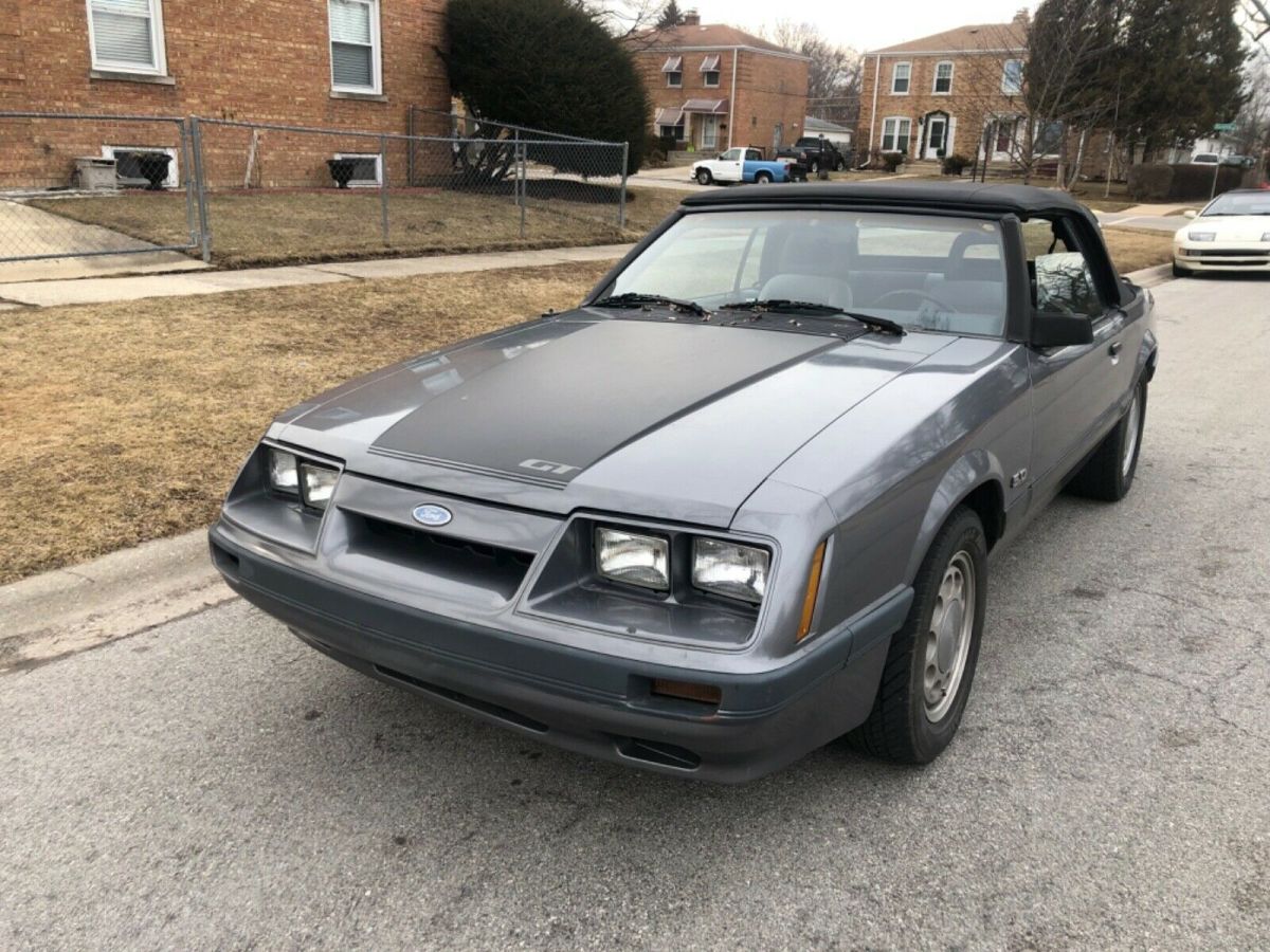 1985 Ford Mustang Convertible