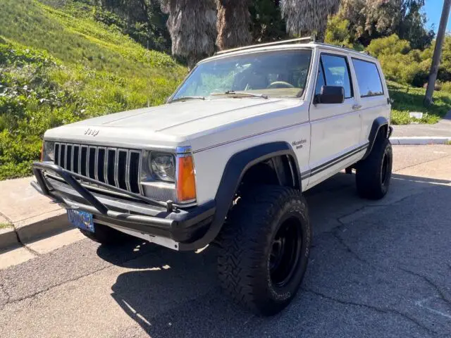 1985 Jeep Cherokee LAREDO