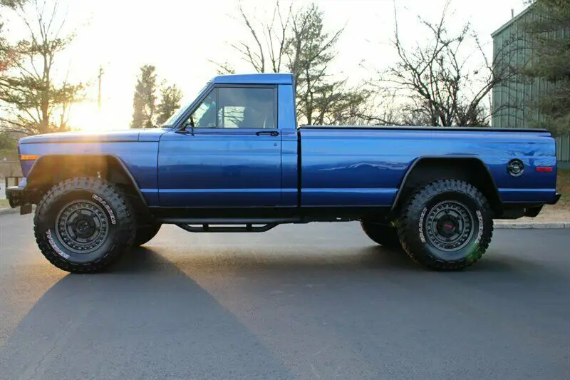 1985 Jeep J-10 Pickup 2dr