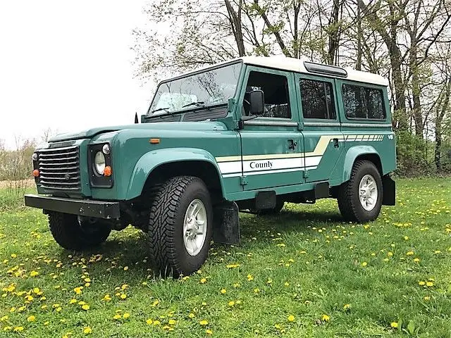 1980 Land Rover Defender black