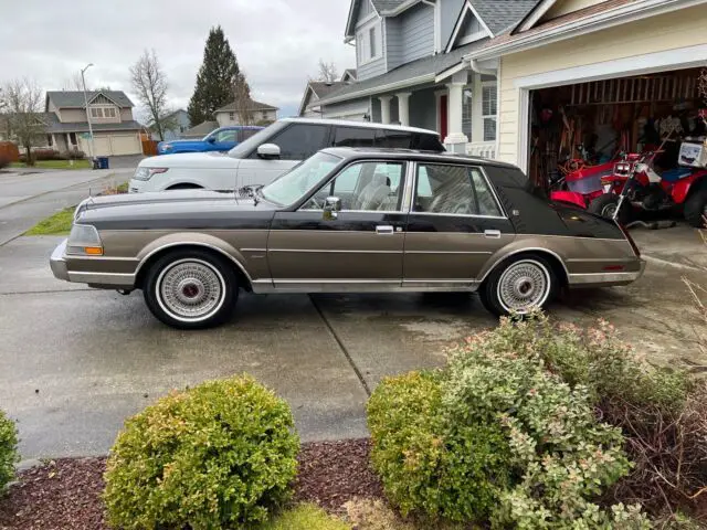 1985 Lincoln Continental Valentino