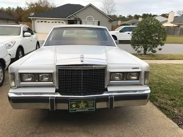 1985 Lincoln Town Car Base Sedan 4-Door