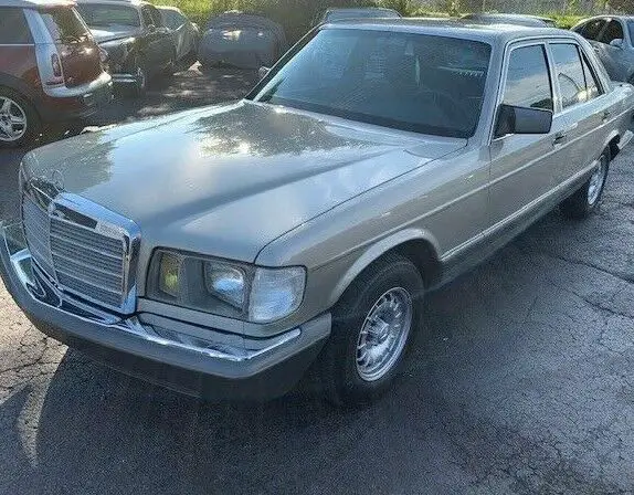 1985 Mercedes-Benz 300-Series