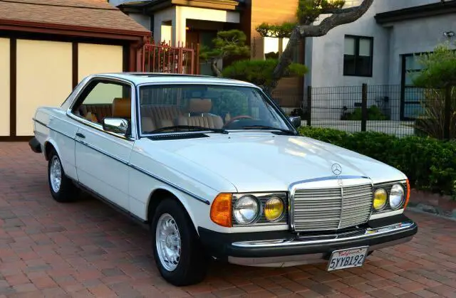 1985 Mercedes-Benz 300-Series 300CD pillar less coupe 2door