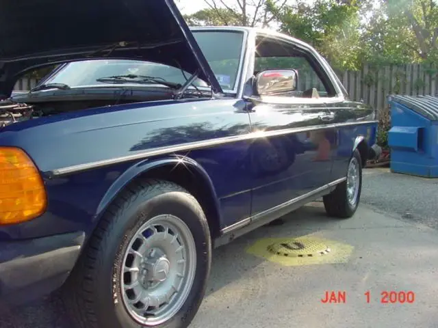 1985 Mercedes-Benz 300-Series coupe