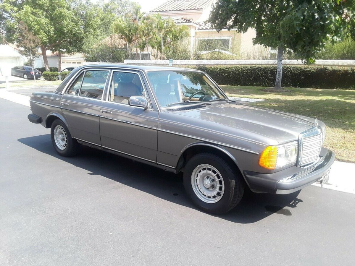 1985 Mercedes-Benz 300D