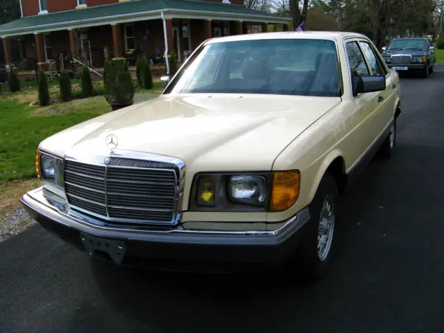 1985 Mercedes-Benz 300-Series