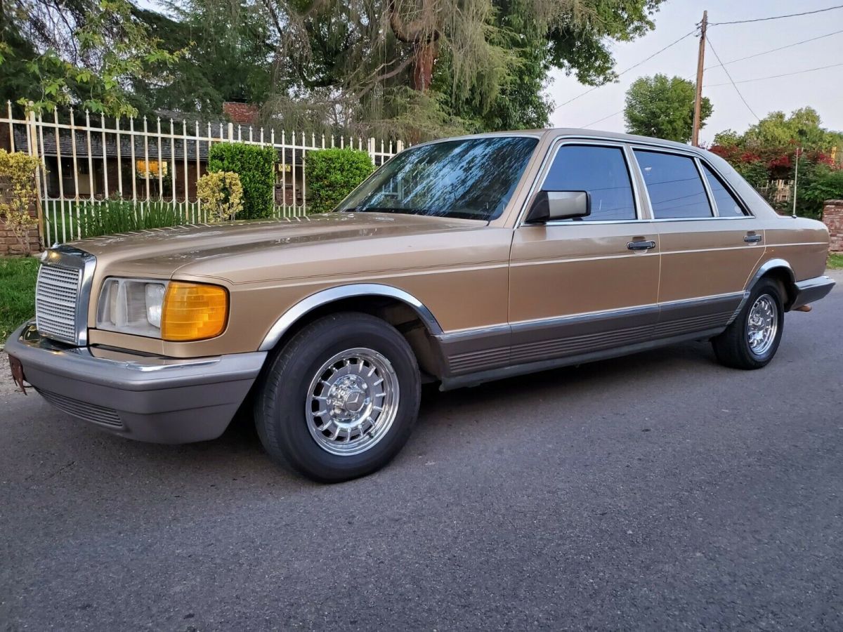 1985 Mercedes-Benz 500-Series