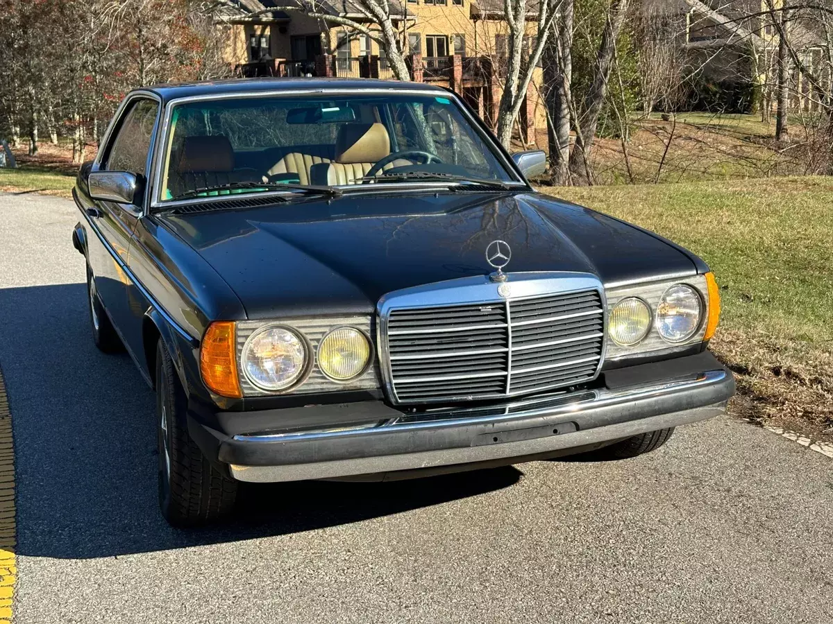 1985 Mercedes-Benz 300-Series