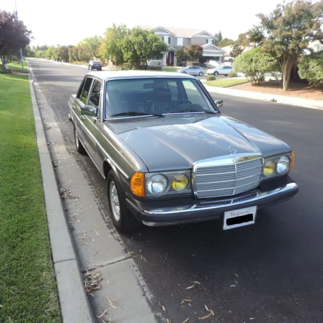 1985 Mercedes-Benz 300-Series