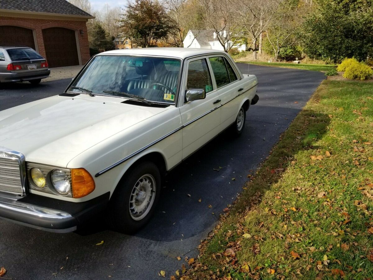 1985 Mercedes-Benz 300-Series