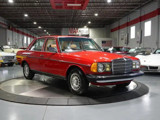 1985 Mercedes-Benz 300-Series 300D 4D Sedan